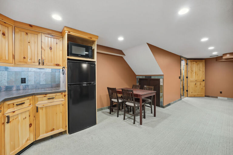 1220 10thave 0017 768x512