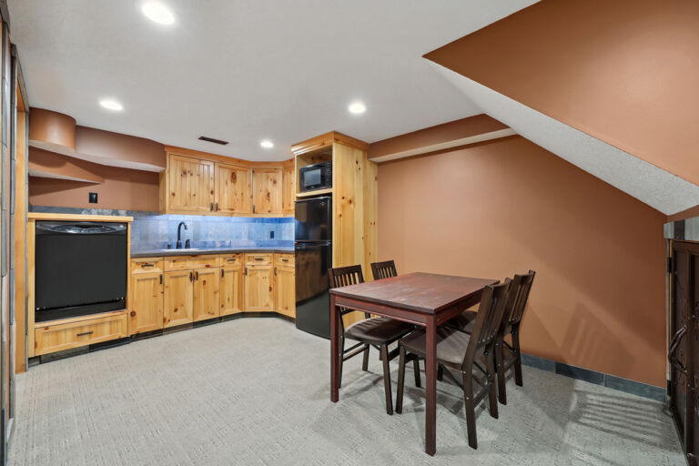 1220 10thave 0018 768x512