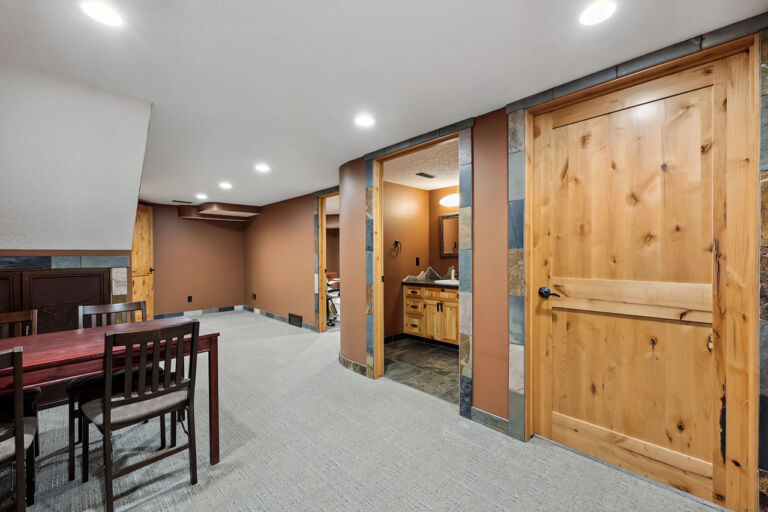 1220 10thave 0019 768x512