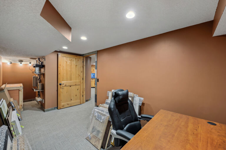 1220 10thave 0022 768x512
