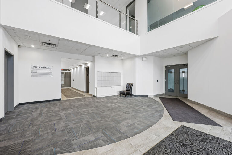 5735 7th st ne 34 768x512