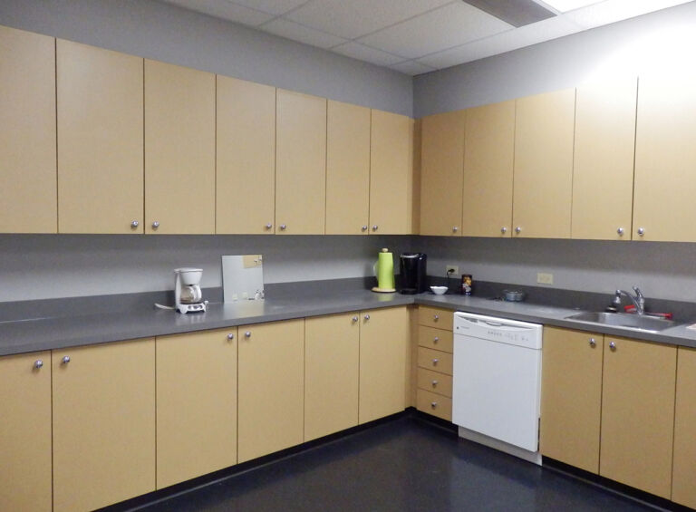 5735 7th st ne p3250414 768x565