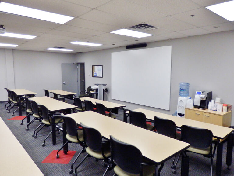 5735 7th st ne p3250423 768x576