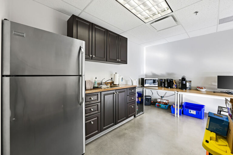 112 2719 7st ne 002 768x512