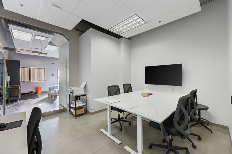 112 2719 7st ne 011 768x512