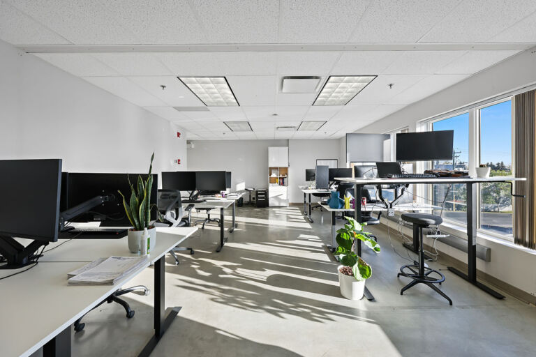 112 2719 7st ne 013 768x512