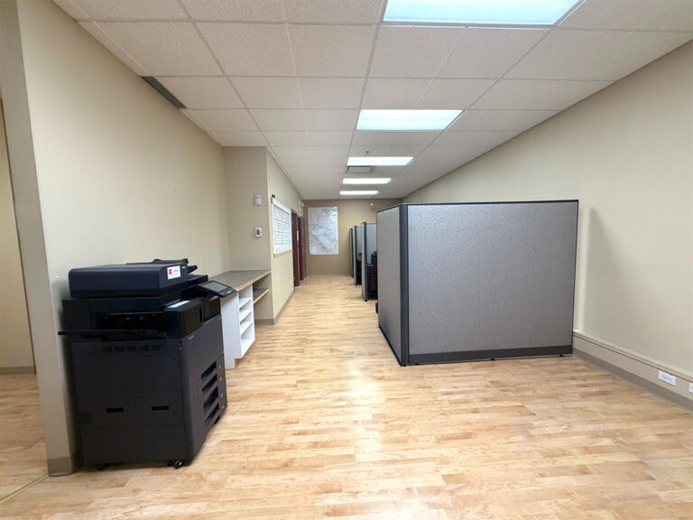 Office1 768x576
